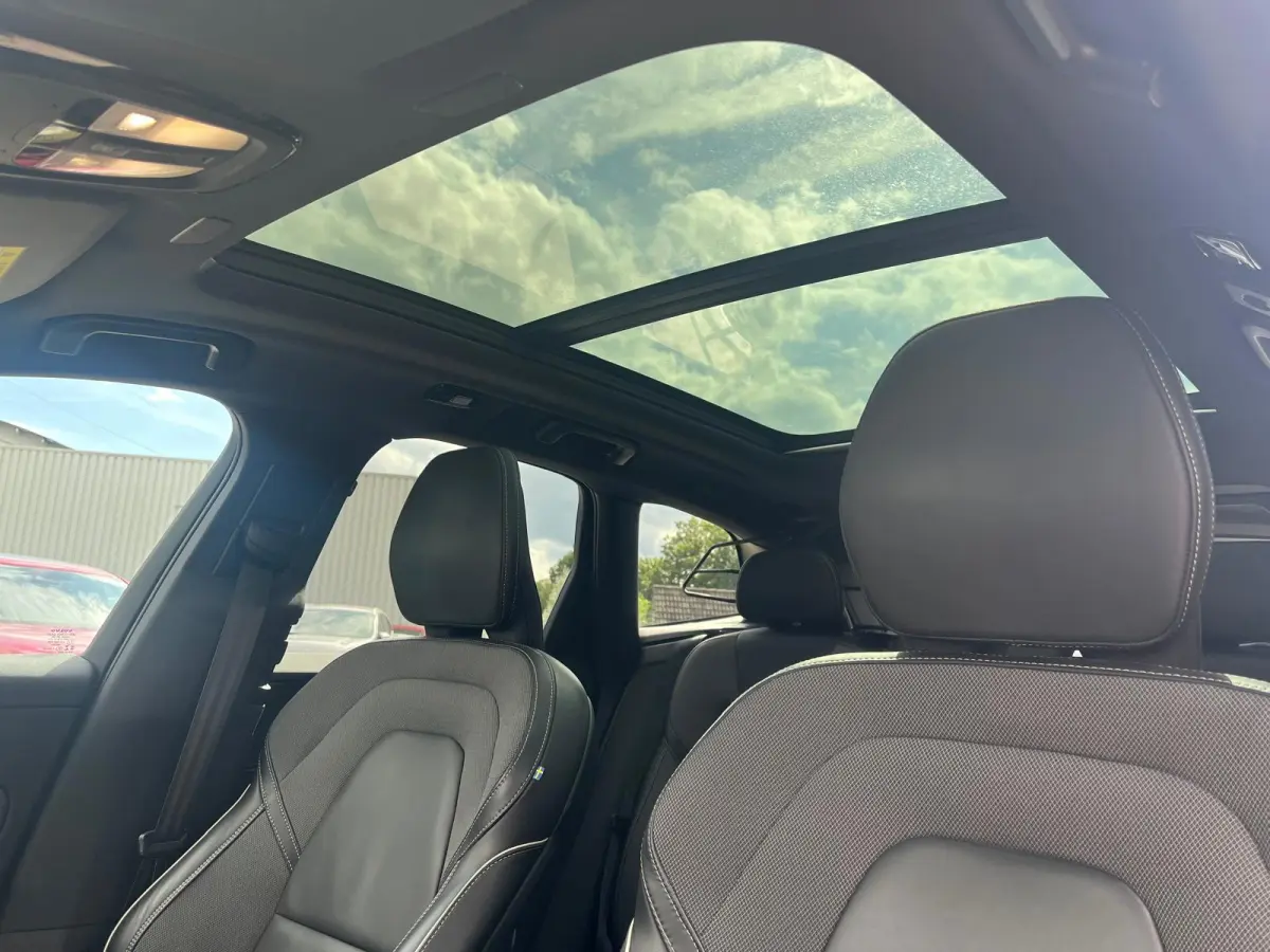 2.0 T6 Plug-in hybrid AWD R-Design| Facelift | Elek. Trekhaak | Memory | Panoramadak | Winterpack |