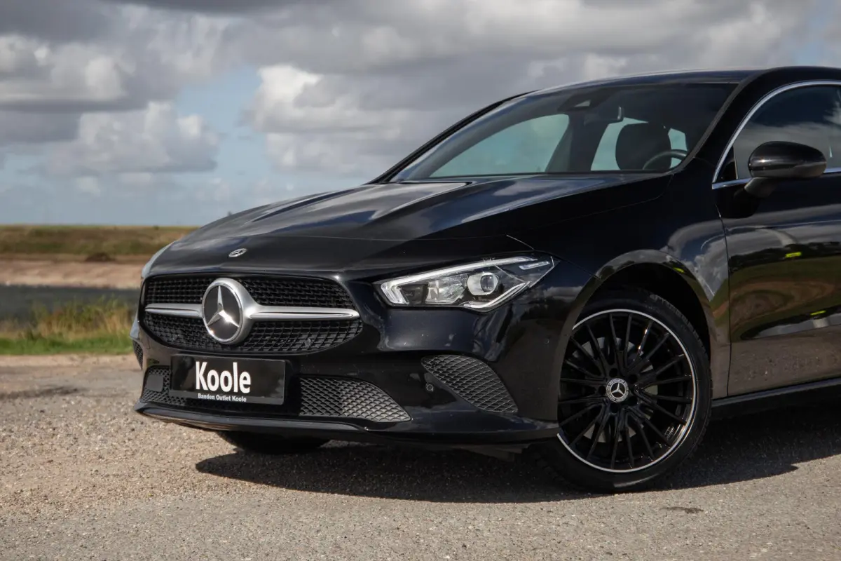 250e Business Line (PHEV) CARPLAY / STOELVERWARMING / AMBIENT LIGHTING / CAMERA