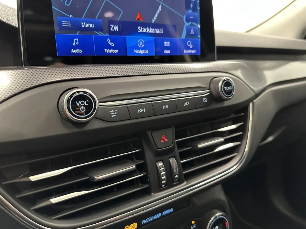 1.0 EcoBoost Titanium Business PANO TREKHAAK CRUISE NAVI CARPLAY ECC.