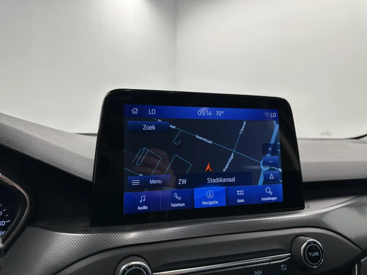 1.0 EcoBoost Titanium Business PANO TREKHAAK CRUISE NAVI CARPLAY ECC.