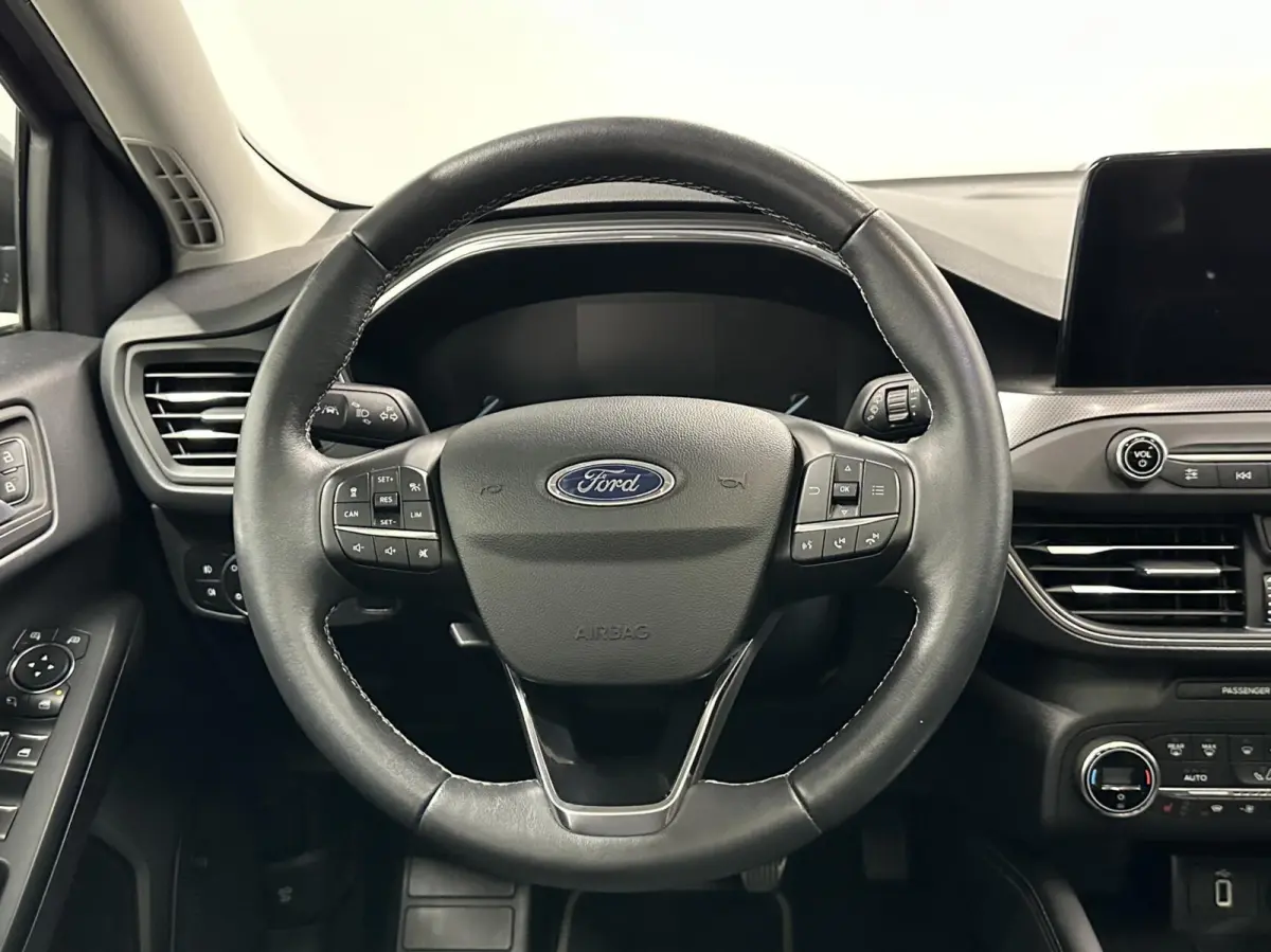 1.0 EcoBoost Titanium Business PANO TREKHAAK CRUISE NAVI CARPLAY ECC.