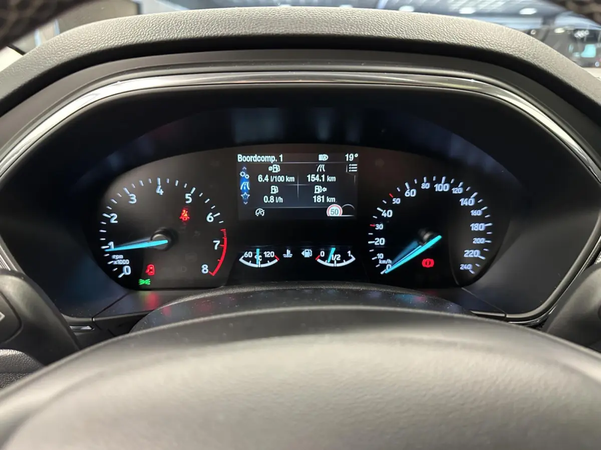 1.0 EcoBoost Titanium Business PANO TREKHAAK CRUISE NAVI CARPLAY ECC.