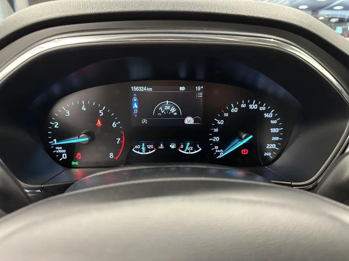 1.0 EcoBoost Titanium Business PANO TREKHAAK CRUISE NAVI CARPLAY ECC.