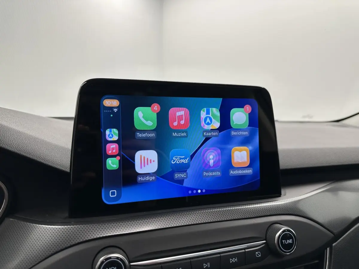 1.0 EcoBoost Titanium Business PANO TREKHAAK CRUISE NAVI CARPLAY ECC.