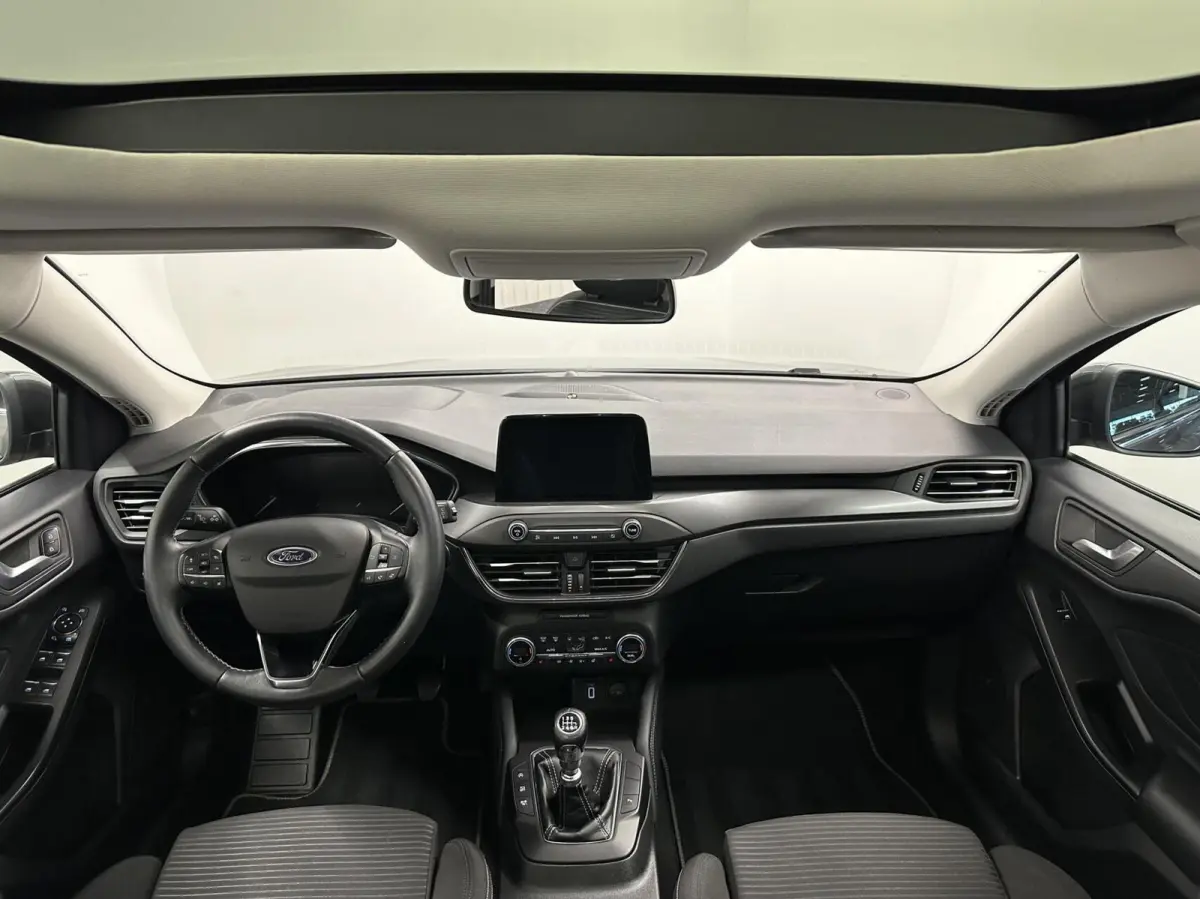 1.0 EcoBoost Titanium Business PANO TREKHAAK CRUISE NAVI CARPLAY ECC.