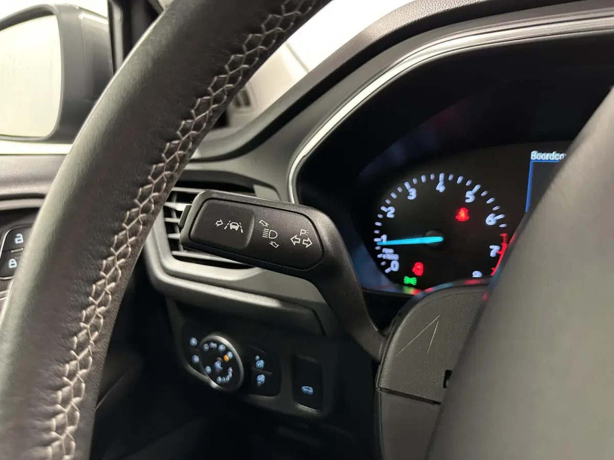 1.0 EcoBoost Titanium Business PANO TREKHAAK CRUISE NAVI CARPLAY ECC.