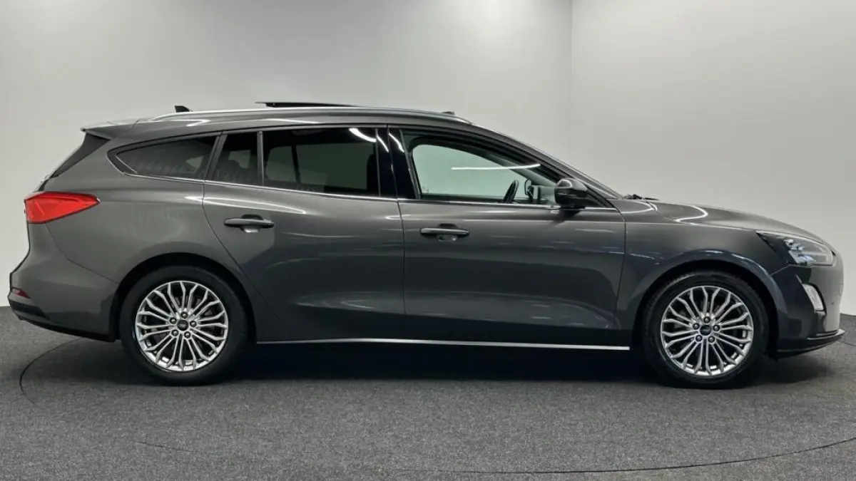 1.0 EcoBoost Titanium Business PANO TREKHAAK CRUISE NAVI CARPLAY ECC.