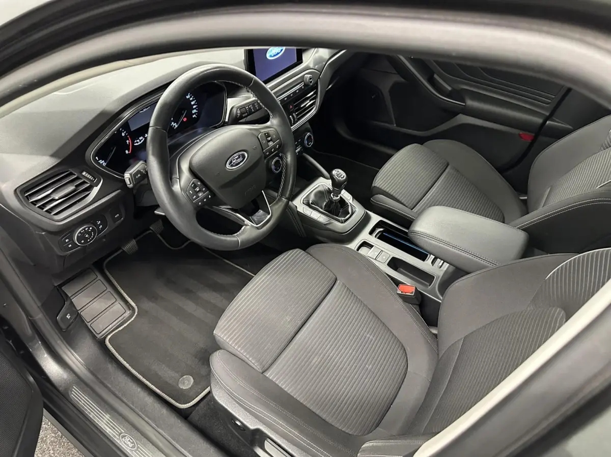 1.0 EcoBoost Titanium Business PANO TREKHAAK CRUISE NAVI CARPLAY ECC.