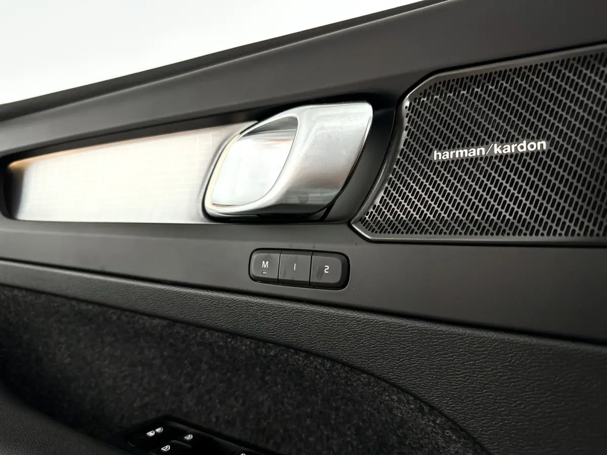 B4 Plus Dark | Panoramadak | 360° camera | Harman Kardon | Stoel- en stuurverwarming | Trekhaak