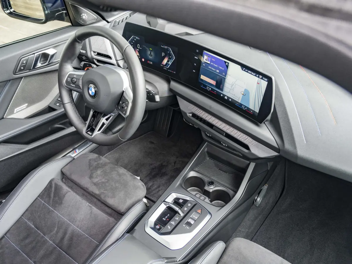 223 xDrive | Adaptief M Onderstel | Panoramadak | Driving Assistant Plus | Harman Kardon | Comfort Access | Head Up Display