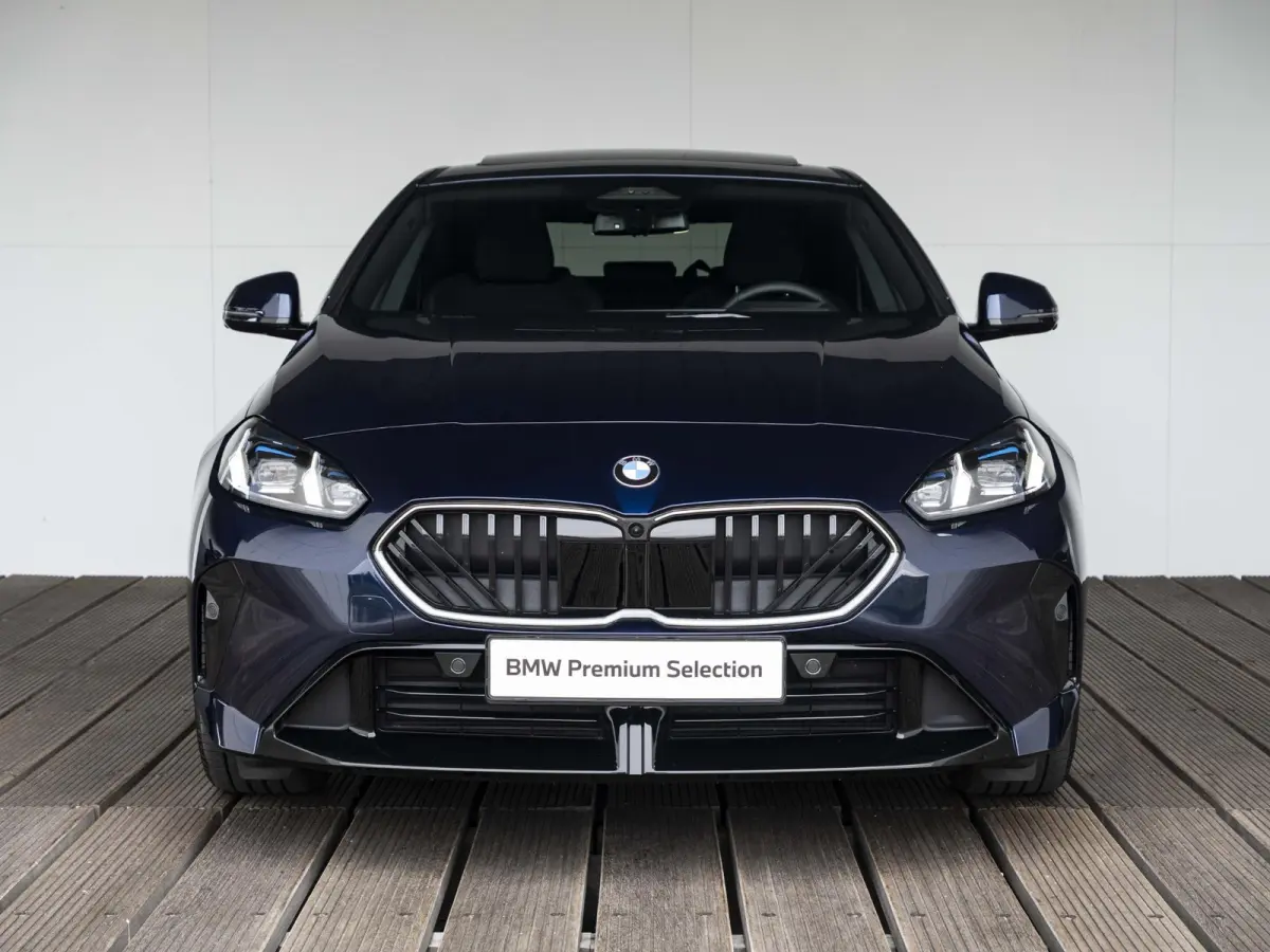 223 xDrive | Adaptief M Onderstel | Panoramadak | Driving Assistant Plus | Harman Kardon | Comfort Access | Head Up Display