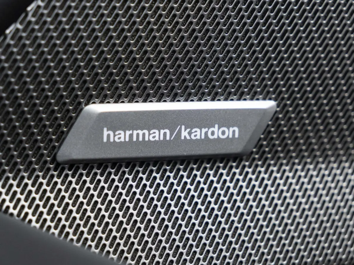 223 xDrive | Adaptief M Onderstel | Panoramadak | Driving Assistant Plus | Harman Kardon | Comfort Access | Head Up Display
