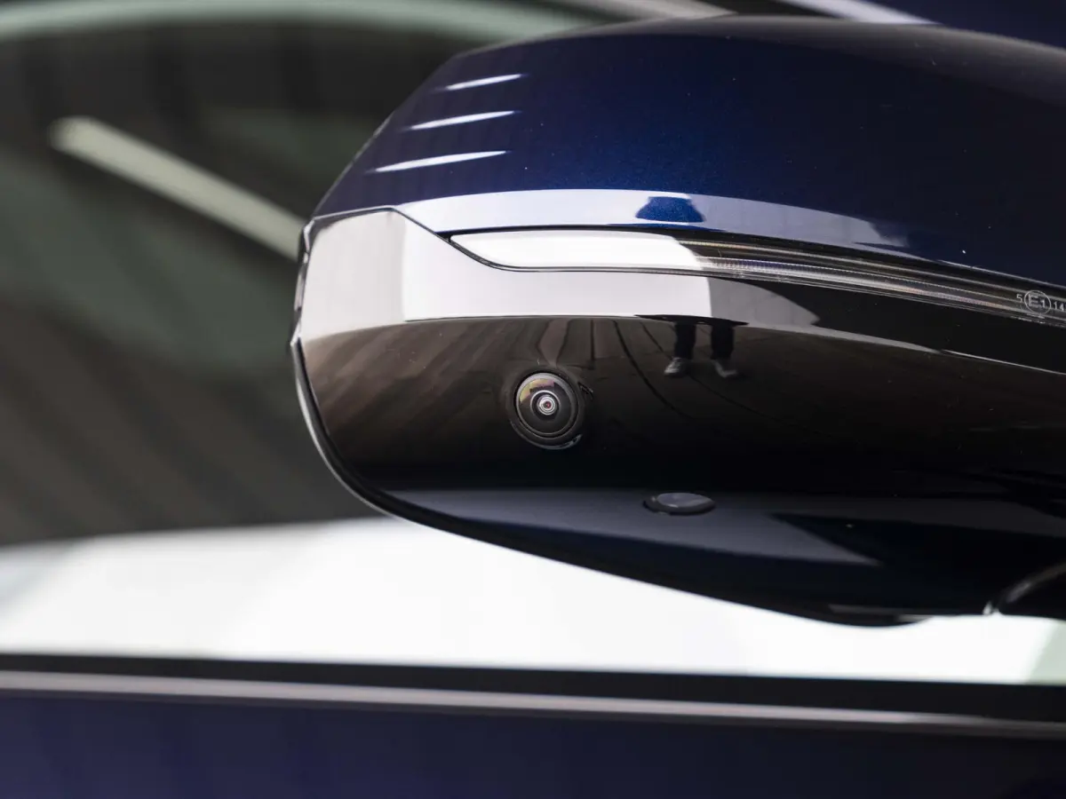 223 xDrive | Adaptief M Onderstel | Panoramadak | Driving Assistant Plus | Harman Kardon | Comfort Access | Head Up Display