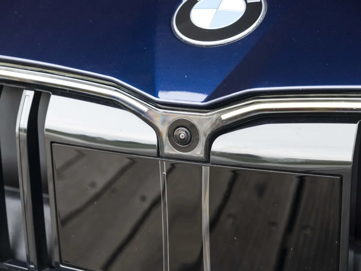 223 xDrive | Adaptief M Onderstel | Panoramadak | Driving Assistant Plus | Harman Kardon | Comfort Access | Head Up Display