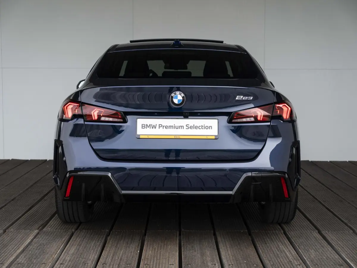 223 xDrive | Adaptief M Onderstel | Panoramadak | Driving Assistant Plus | Harman Kardon | Comfort Access | Head Up Display