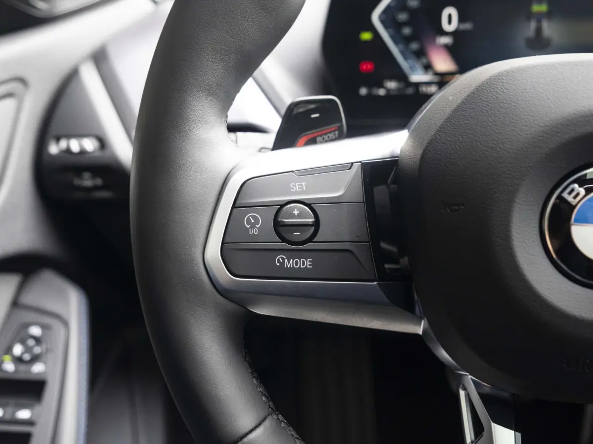 223 xDrive | Adaptief M Onderstel | Panoramadak | Driving Assistant Plus | Harman Kardon | Comfort Access | Head Up Display