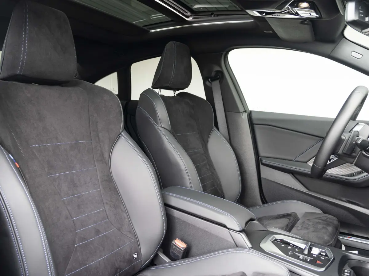 223 xDrive | Adaptief M Onderstel | Panoramadak | Driving Assistant Plus | Harman Kardon | Comfort Access | Head Up Display