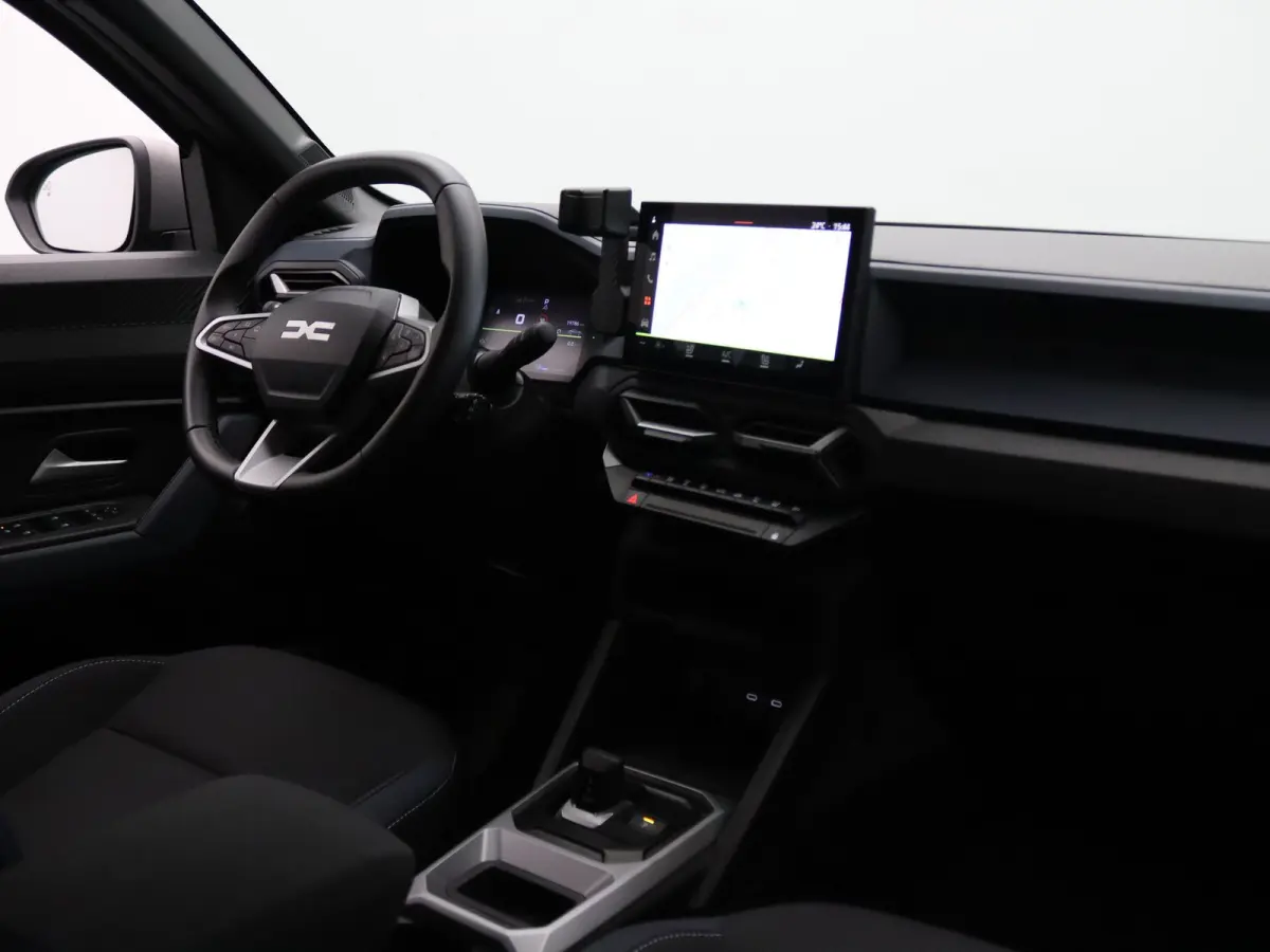 140pk Hybrid Journey Apple Carplay/Android Auto | Climate