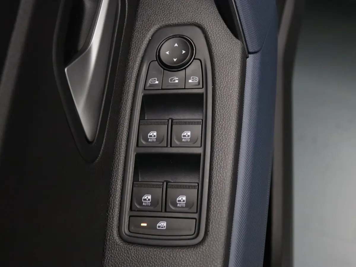 140pk Hybrid Journey Apple Carplay/Android Auto | Climate