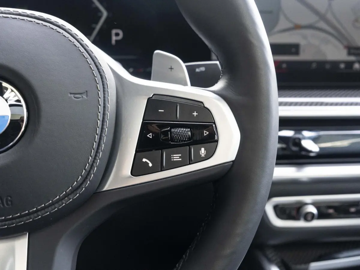 xDrive40i M Sportpakket Pro | M Sportuitlaat | Soft Close | Stoelventilatie | Driving Assistant Professional | Harman Kardon