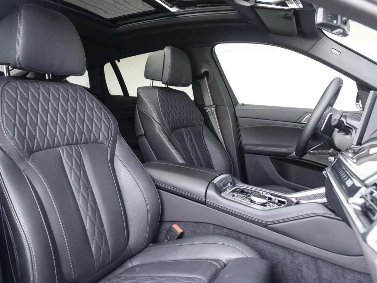 xDrive40i M Sportpakket Pro | M Sportuitlaat | Soft Close | Stoelventilatie | Driving Assistant Professional | Harman Kardon