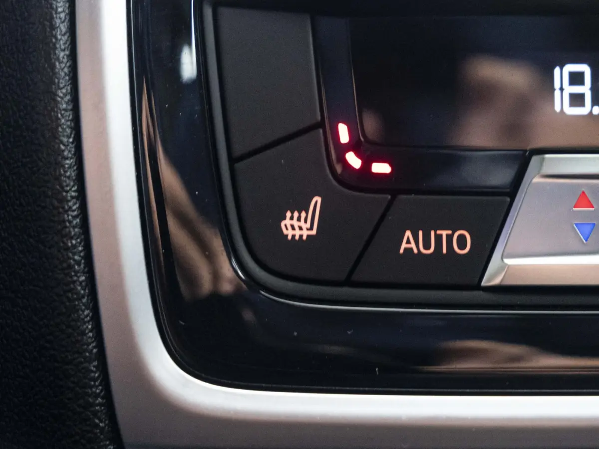 xDrive40i M Sportpakket Pro | M Sportuitlaat | Soft Close | Stoelventilatie | Driving Assistant Professional | Harman Kardon