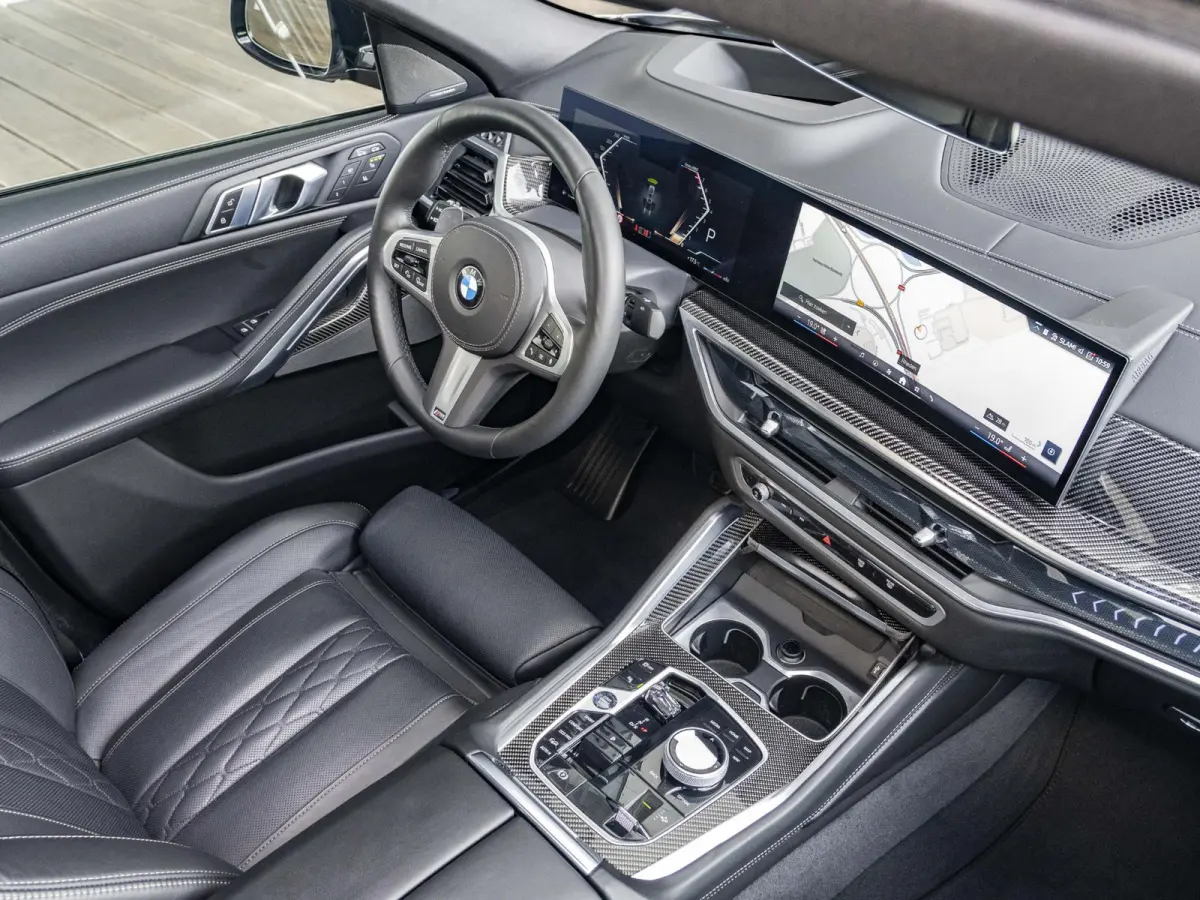 xDrive40i M Sportpakket Pro | M Sportuitlaat | Soft Close | Stoelventilatie | Driving Assistant Professional | Harman Kardon