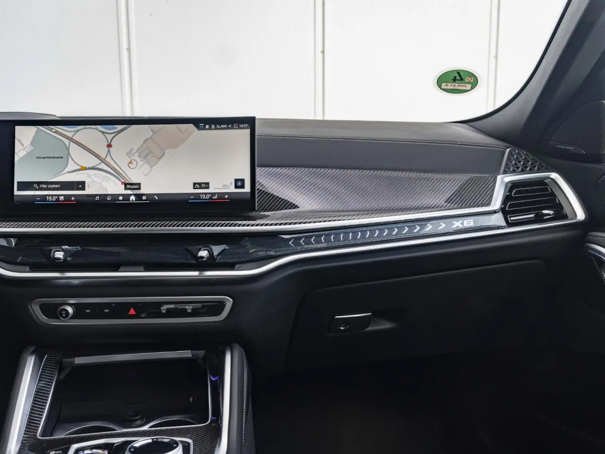xDrive40i M Sportpakket Pro | M Sportuitlaat | Soft Close | Stoelventilatie | Driving Assistant Professional | Harman Kardon