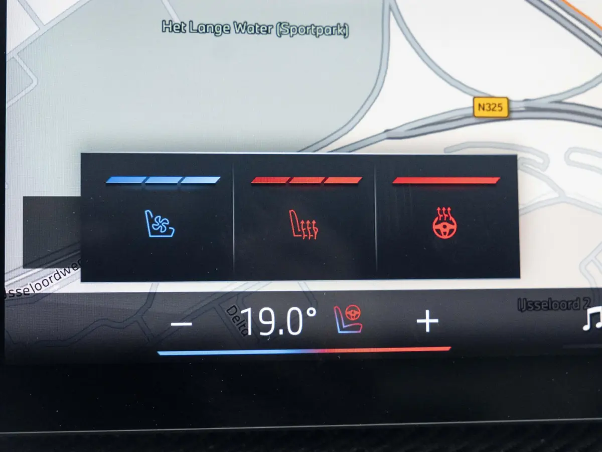 xDrive40i M Sportpakket Pro | M Sportuitlaat | Soft Close | Stoelventilatie | Driving Assistant Professional | Harman Kardon