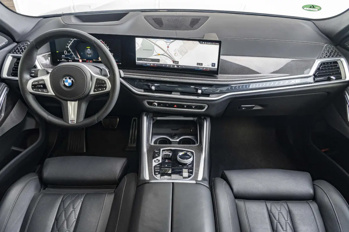 xDrive40i M Sportpakket Pro | M Sportuitlaat | Soft Close | Stoelventilatie | Driving Assistant Professional | Harman Kardon