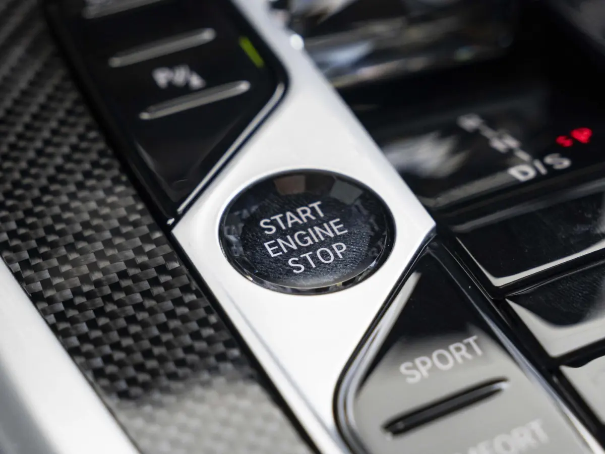 xDrive40i M Sportpakket Pro | M Sportuitlaat | Soft Close | Stoelventilatie | Driving Assistant Professional | Harman Kardon