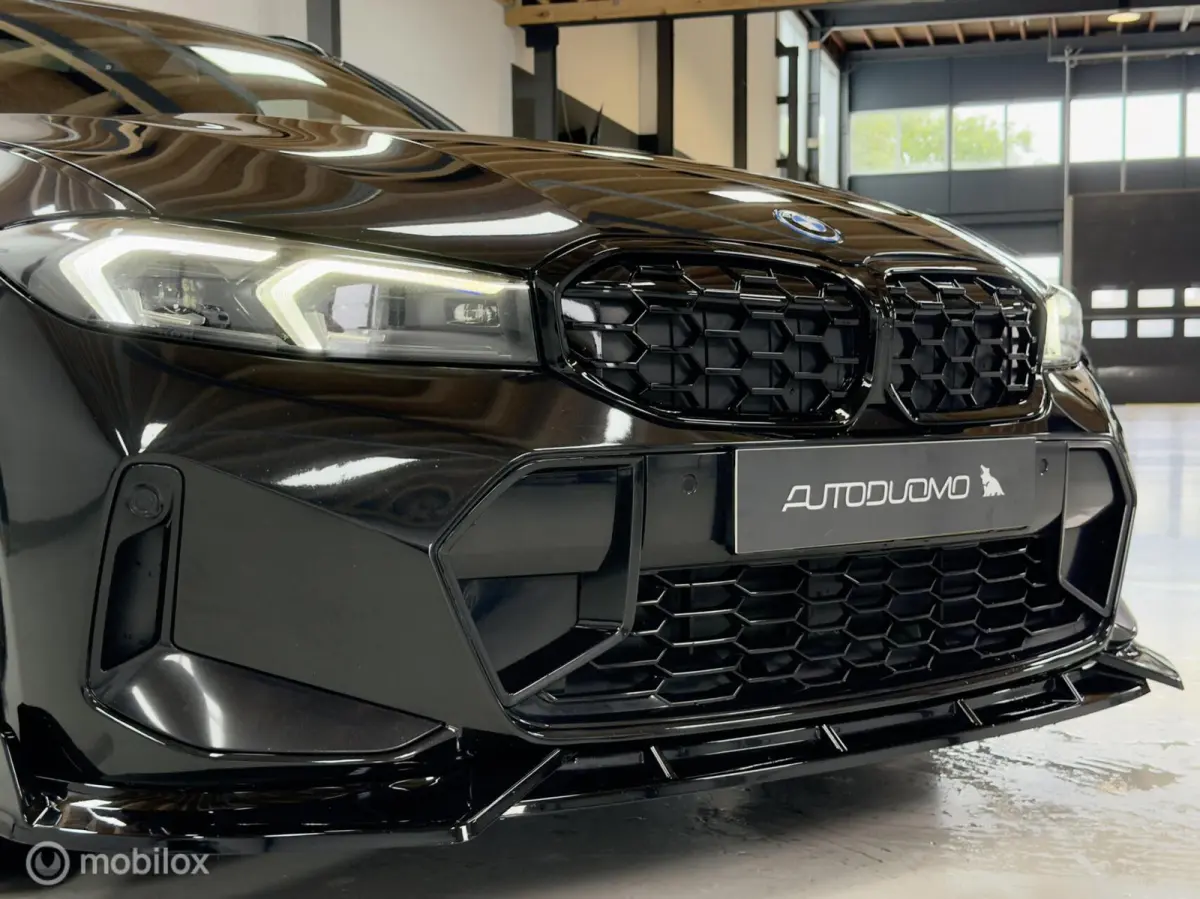 330e M Sport | Pano | Laser | M Onderstel | 19" | Leer | Trekhaak | Shadow | Dodeh. | Stoelverw. | Sfeer | Cam | SOH 99% | 292 PK