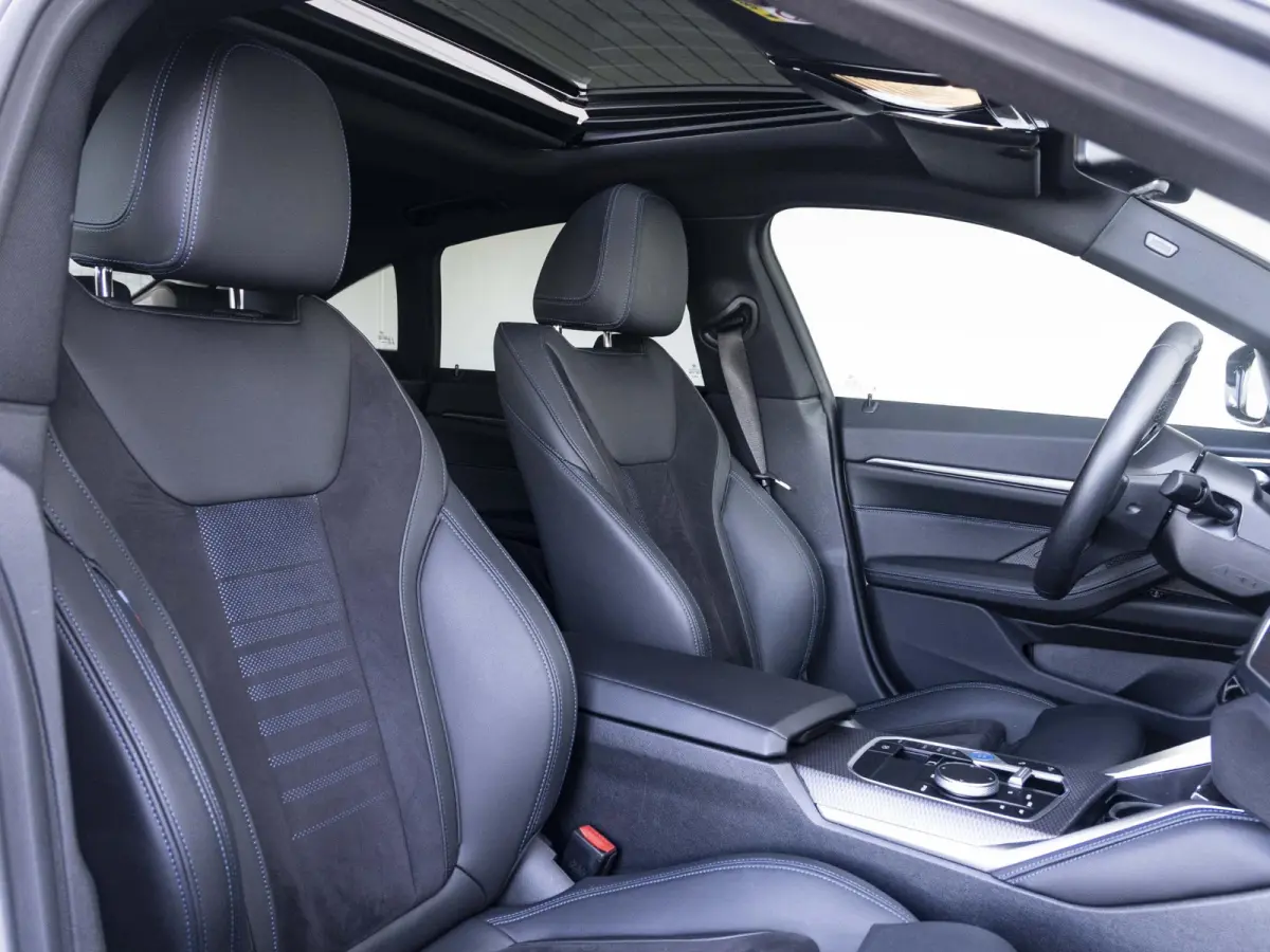 eDrive35 70 kWh | M Sport Pakket | Schuif/Kantel Dak | Active Cruise | Trekhaak
