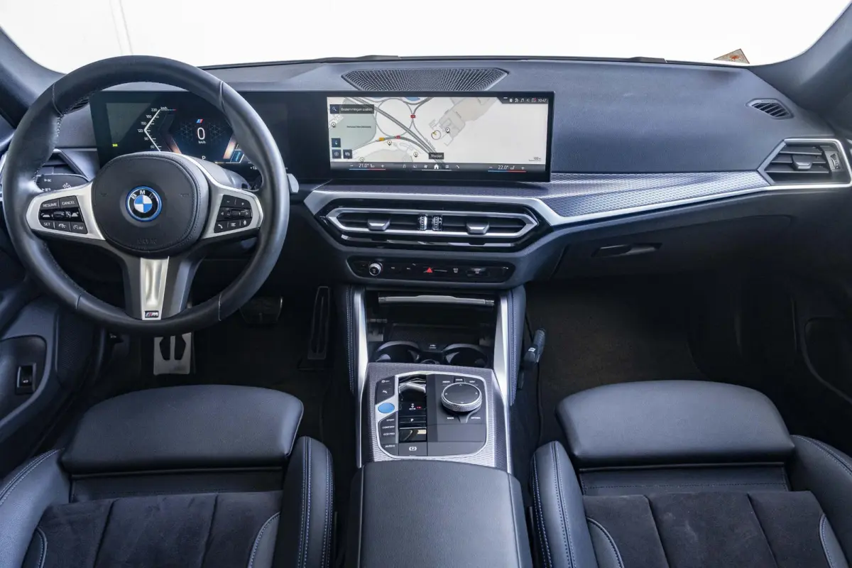 eDrive35 70 kWh | M Sport Pakket | Schuif/Kantel Dak | Active Cruise | Trekhaak