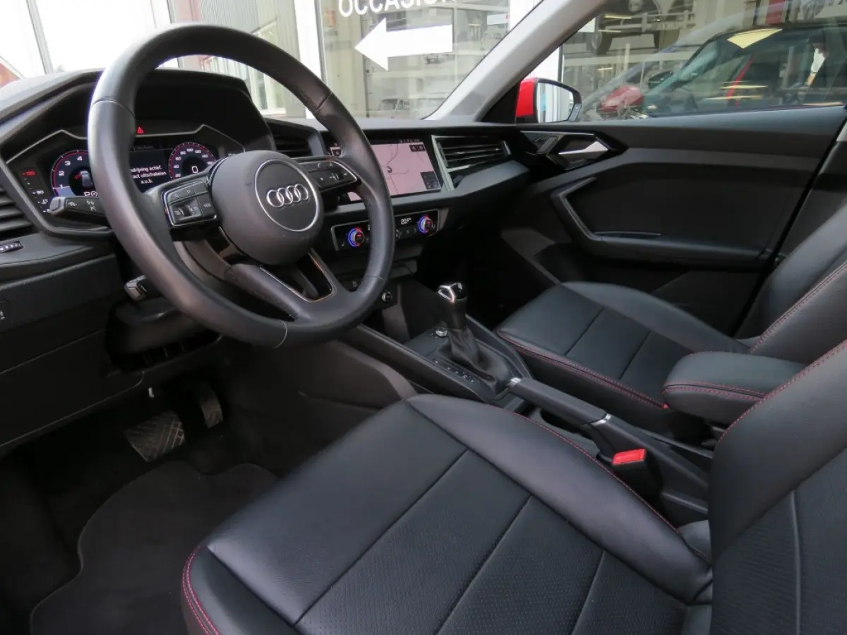 30 TFSI 110pk S-Tronic aut. / Leder / 17 Inch / Navi / Stoelverw. / BOVAG garantie