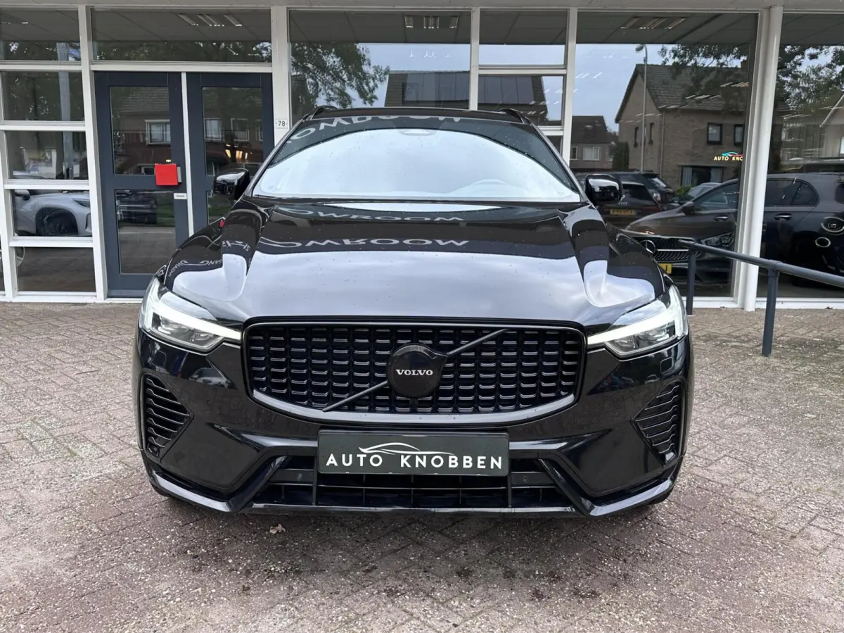 2.0 T8 Plug-in hybrid AWD Black Pano, Leer, Trekhaak, LM..