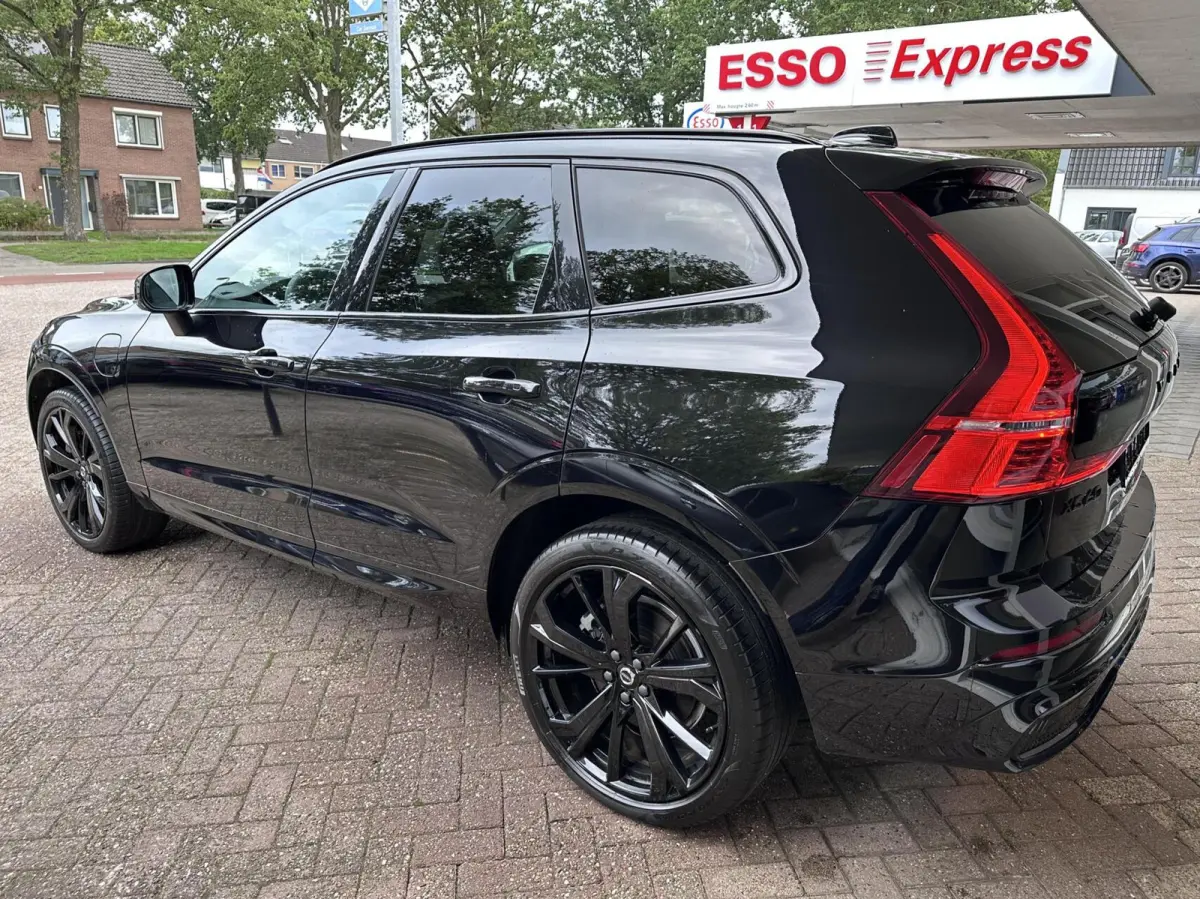 2.0 T8 Plug-in hybrid AWD Black Pano, Leer, Trekhaak, LM..