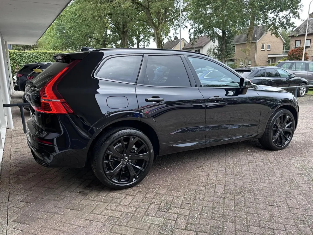 2.0 T8 Plug-in hybrid AWD Black Pano, Leer, Trekhaak, LM..