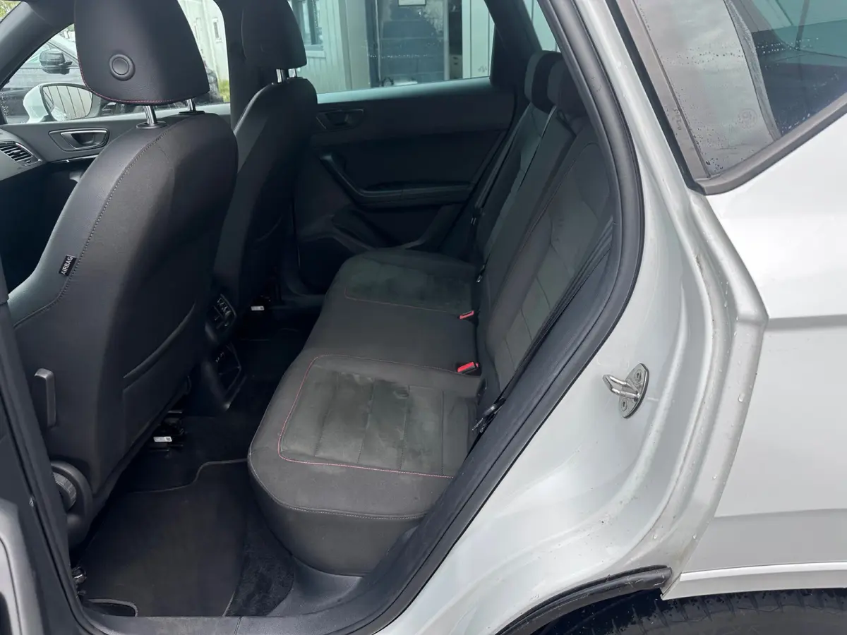 1.5 TSI FR Bus excl bpm btw ALCANTARA TREKHAAK DEALER OND EERSTE EIGENAAR
