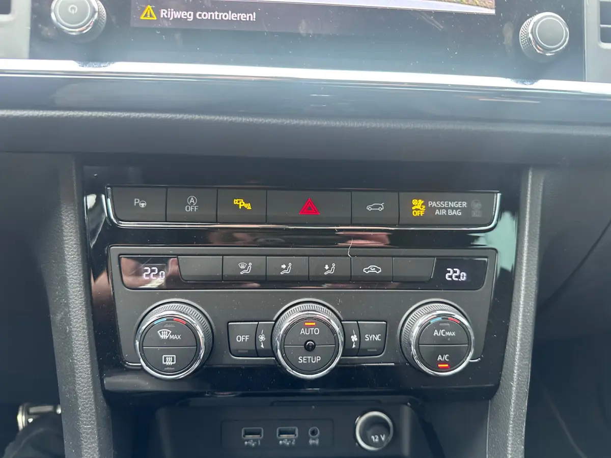 1.5 TSI FR Bus excl bpm btw ALCANTARA TREKHAAK DEALER OND EERSTE EIGENAAR