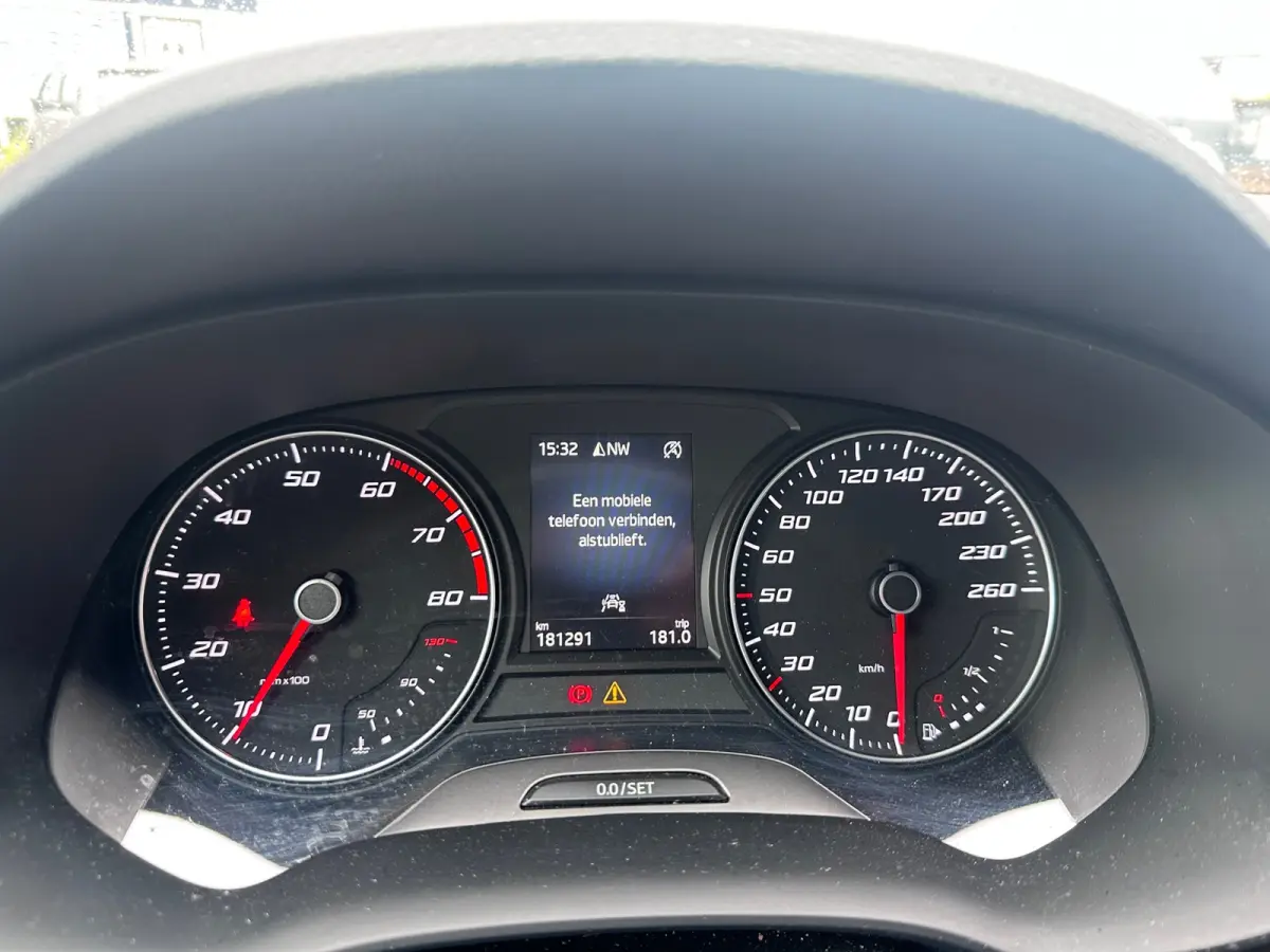 1.5 TSI FR Bus excl bpm btw ALCANTARA TREKHAAK DEALER OND EERSTE EIGENAAR
