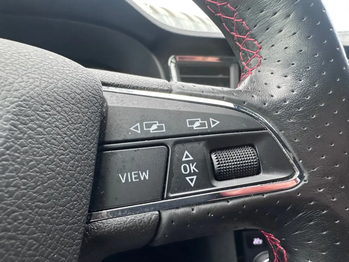 1.5 TSI FR Bus excl bpm btw ALCANTARA TREKHAAK DEALER OND EERSTE EIGENAAR