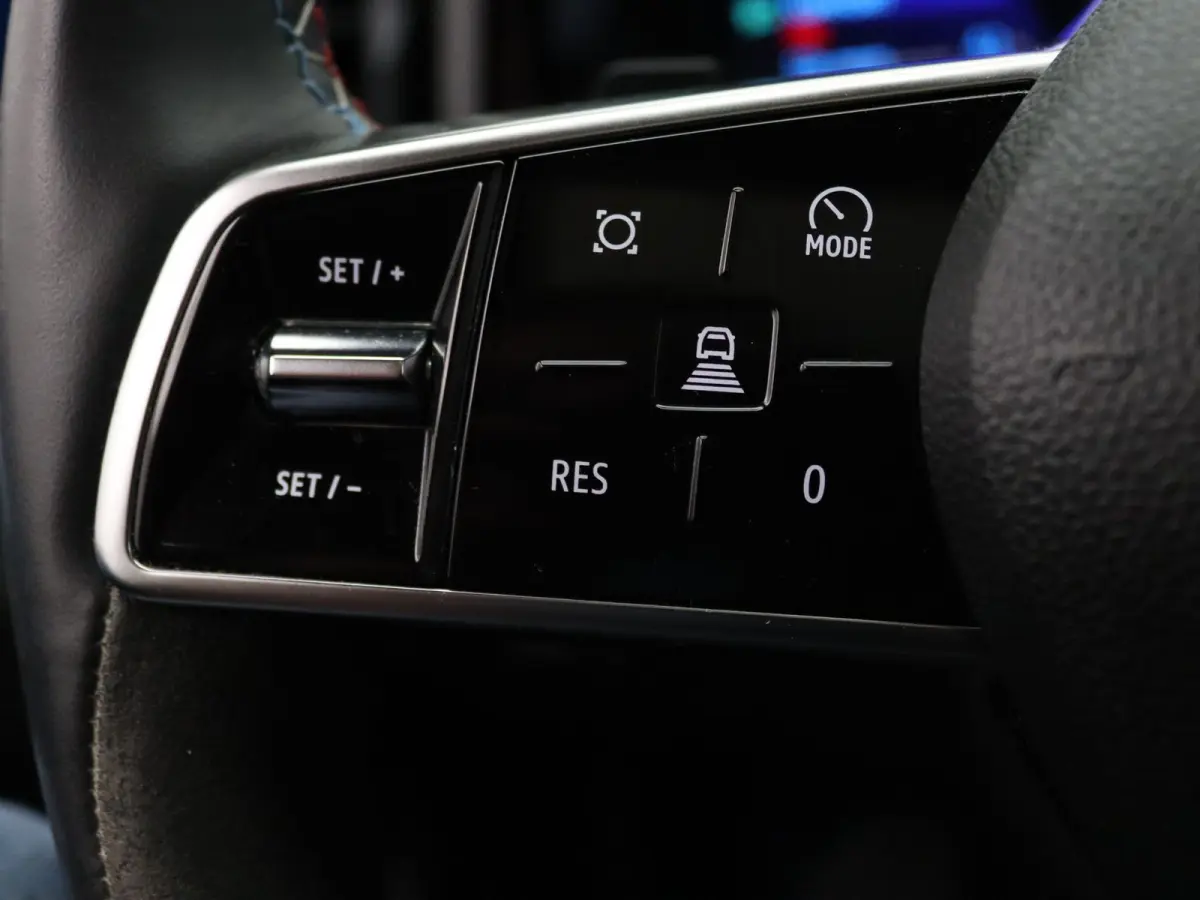 EV87 long range esprit Alpine Apple Carplay/Android Auto | Climate