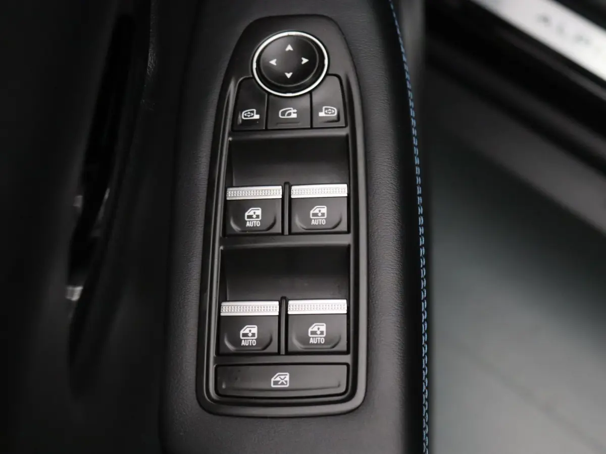 EV87 long range esprit Alpine Apple Carplay/Android Auto | Climate
