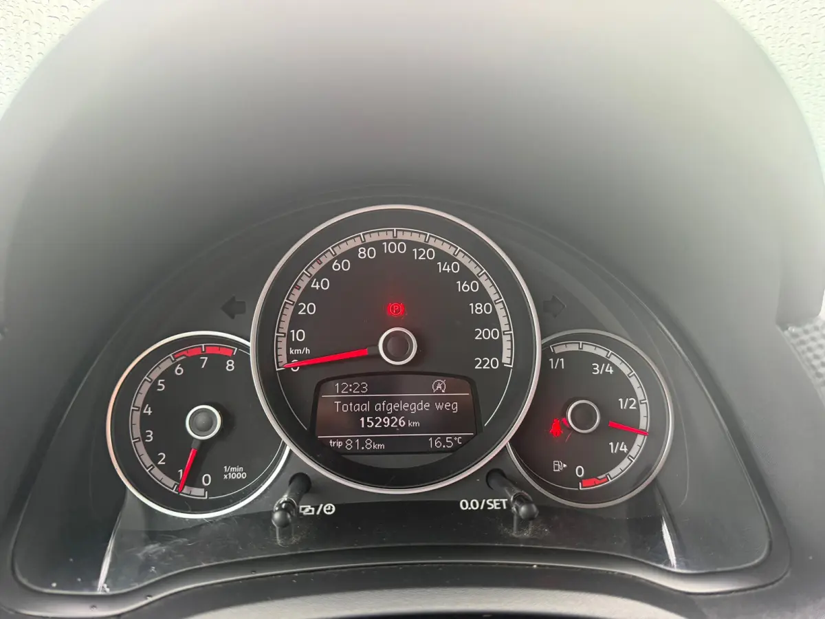 Up! 1.0 BMT Move Up! - Dark Silver - 2017 - Airco/Bluetooth - Compact & Zuinig