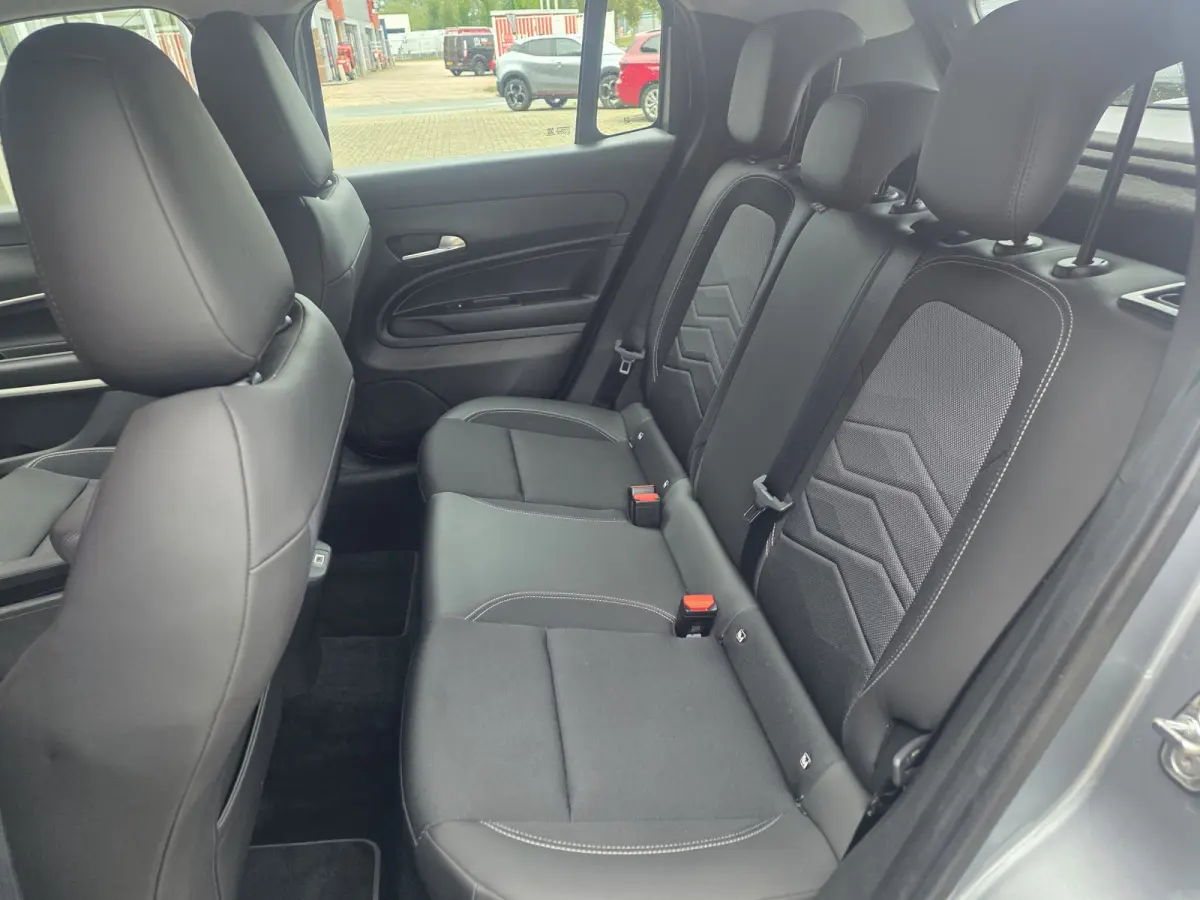1.2 Altitude | Winterpakket | Parkeersensoren v + a | Apple/Android CarPlay