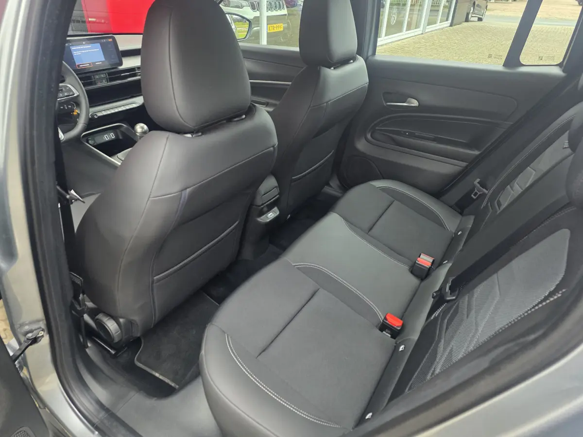 1.2 Altitude | Winterpakket | Parkeersensoren v + a | Apple/Android CarPlay
