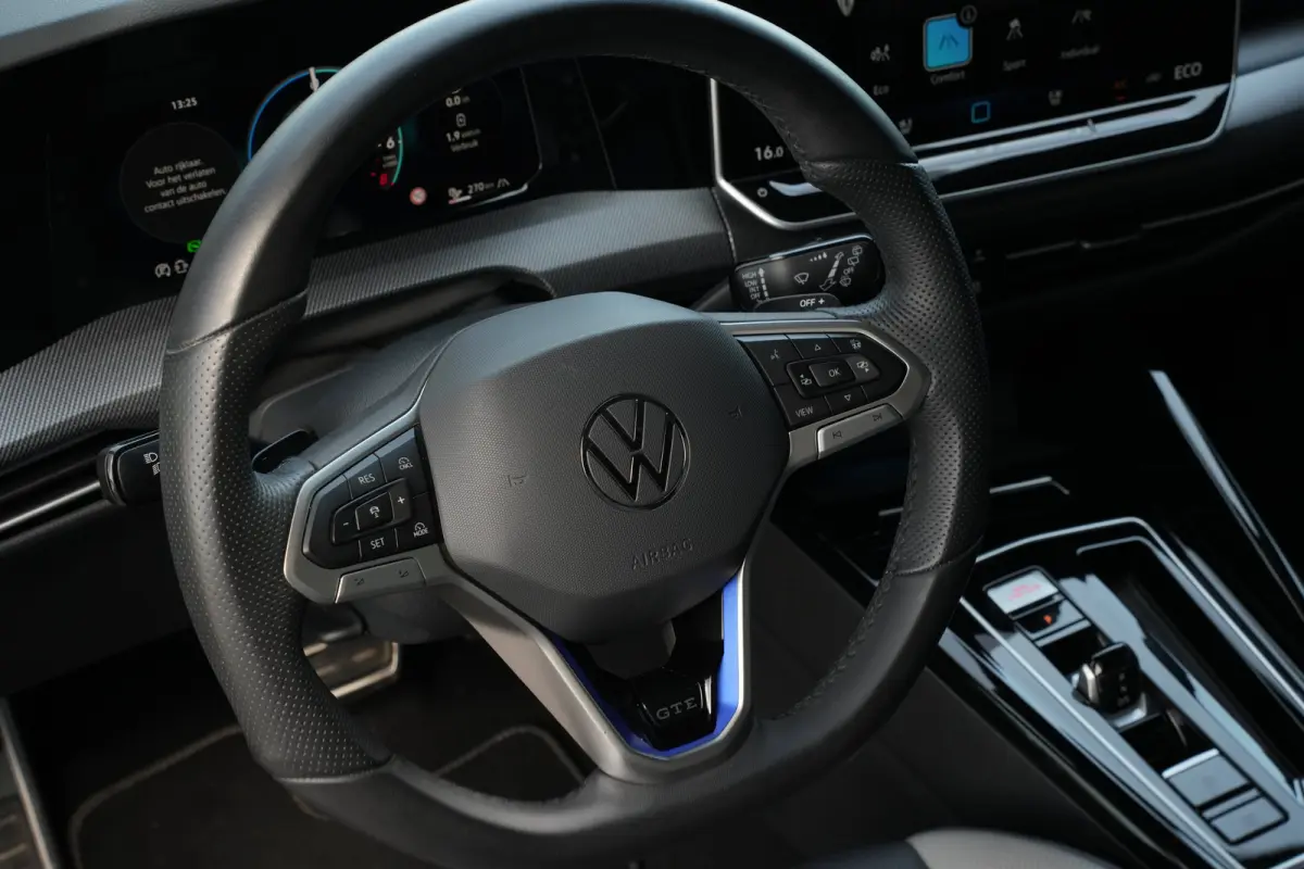 272pk 1.5 eHybrid GTE | Lederen Bekleding | Camera | Trekhaak | Adaptive Cruise | Elektrisch Panoramadak | Head-up Display | Stoelventilatie |