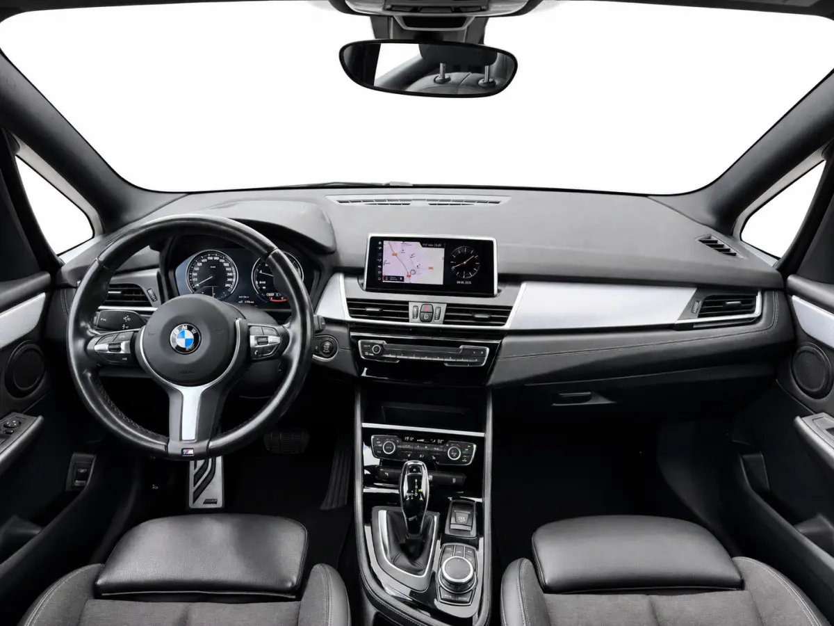 218i 7 persoons | M-Sport | LED | Memory | Navi | Stoelverwarming | Elektr. achterklep