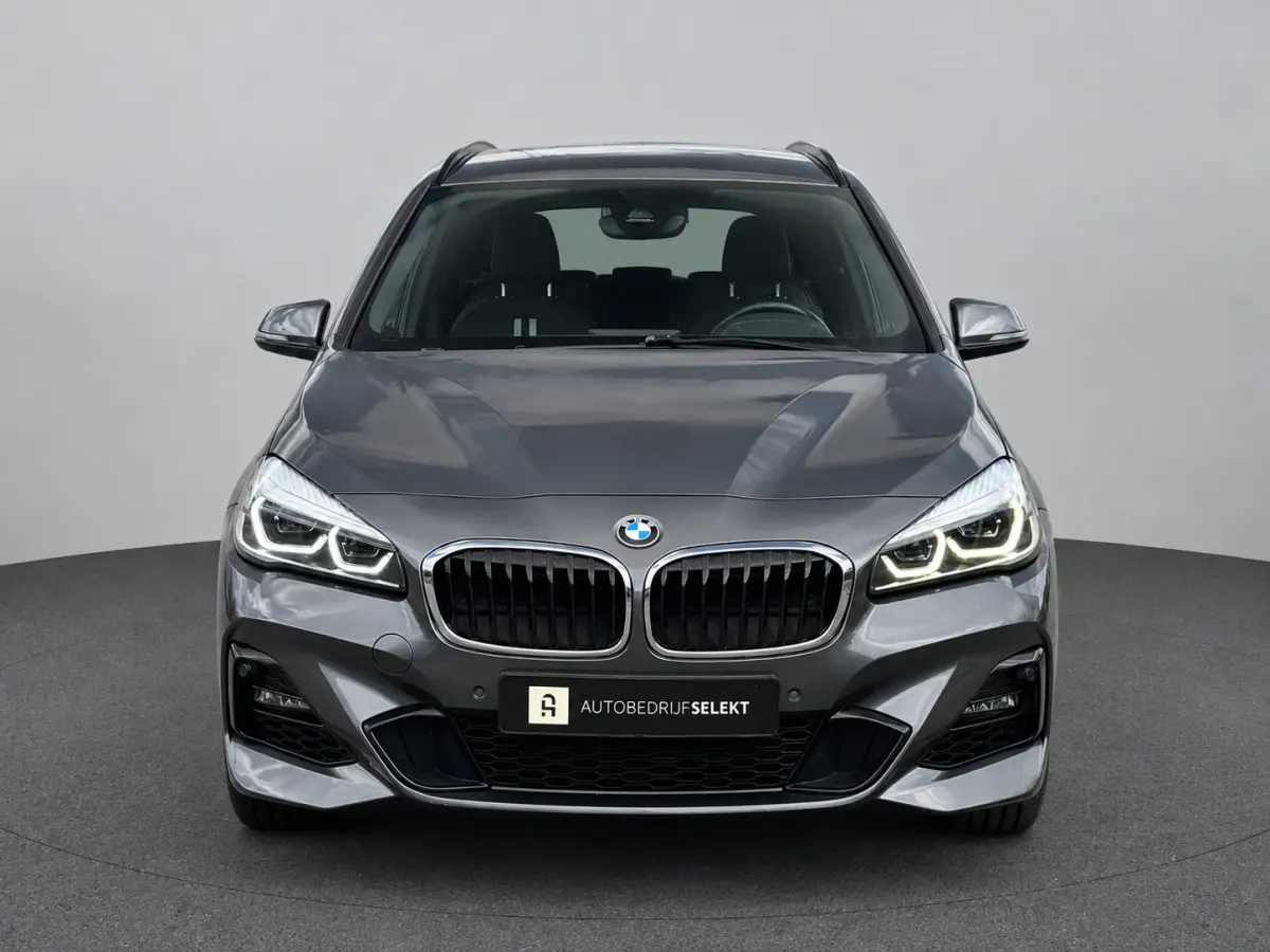 218i 7 persoons | M-Sport | LED | Memory | Navi | Stoelverwarming | Elektr. achterklep